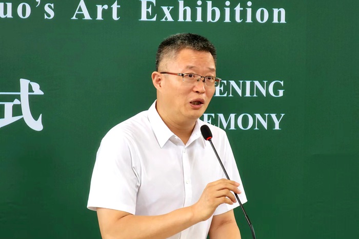 风格是投在地上的影子，我只管走路——八旬闫振铎的“无界”生涯