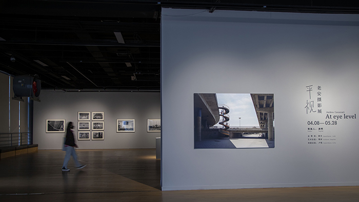 “不远万里”的老安，“平视”中国四十年