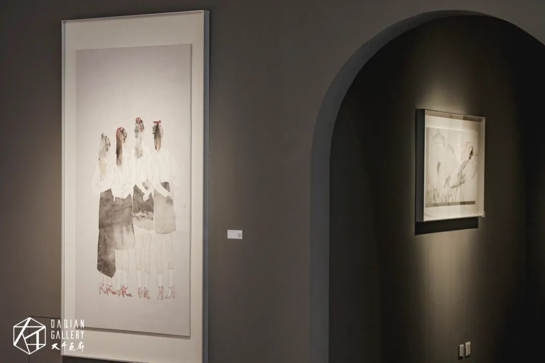 “她是谁——岳小飞个展”在大千画廊开幕