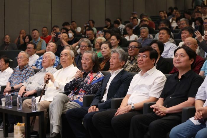 纵浪大化：袁运生的壁画梦