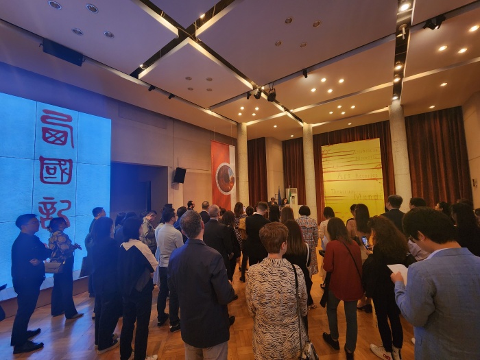 向利玛窦致敬：贾卢卡·契格卡尼个展IMAGO SUM在意大利文化中心举办