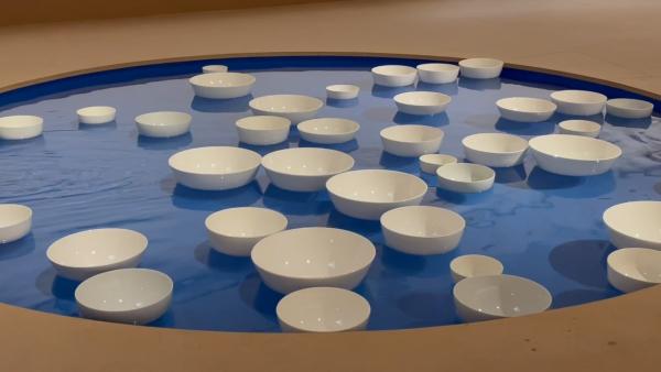 从泥土到语言的过程，可以在美术馆听见“晨钟”与雕塑岁月