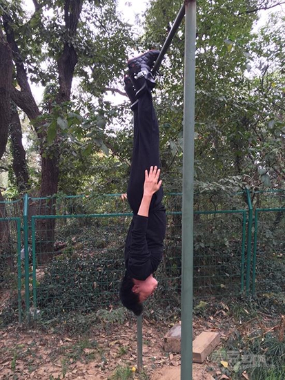 黄药：以介入的姿态赢得艺术的回归