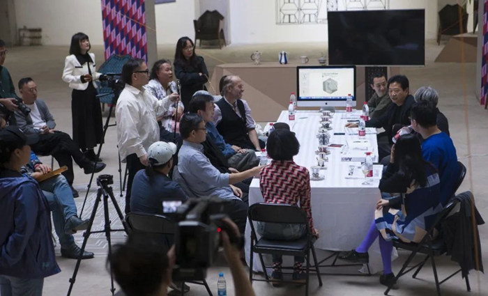 捷克立体主义论坛｜张子康赞美立体主义沙发就像爱马仕